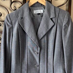 Tahari Arthur S. Levine Grey Pinstripe Pant Suit